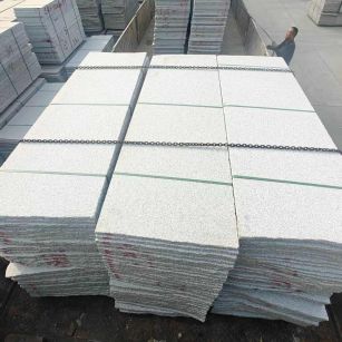 辽宁芝麻白毛板，石材毛板