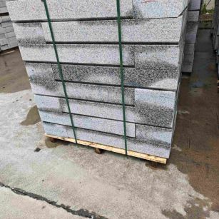 辽宁芙蓉白路牙石，马路牙子