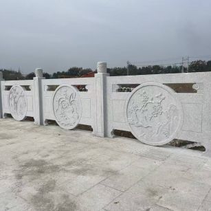 辽宁芝麻白河道栏杆 石材栏杆