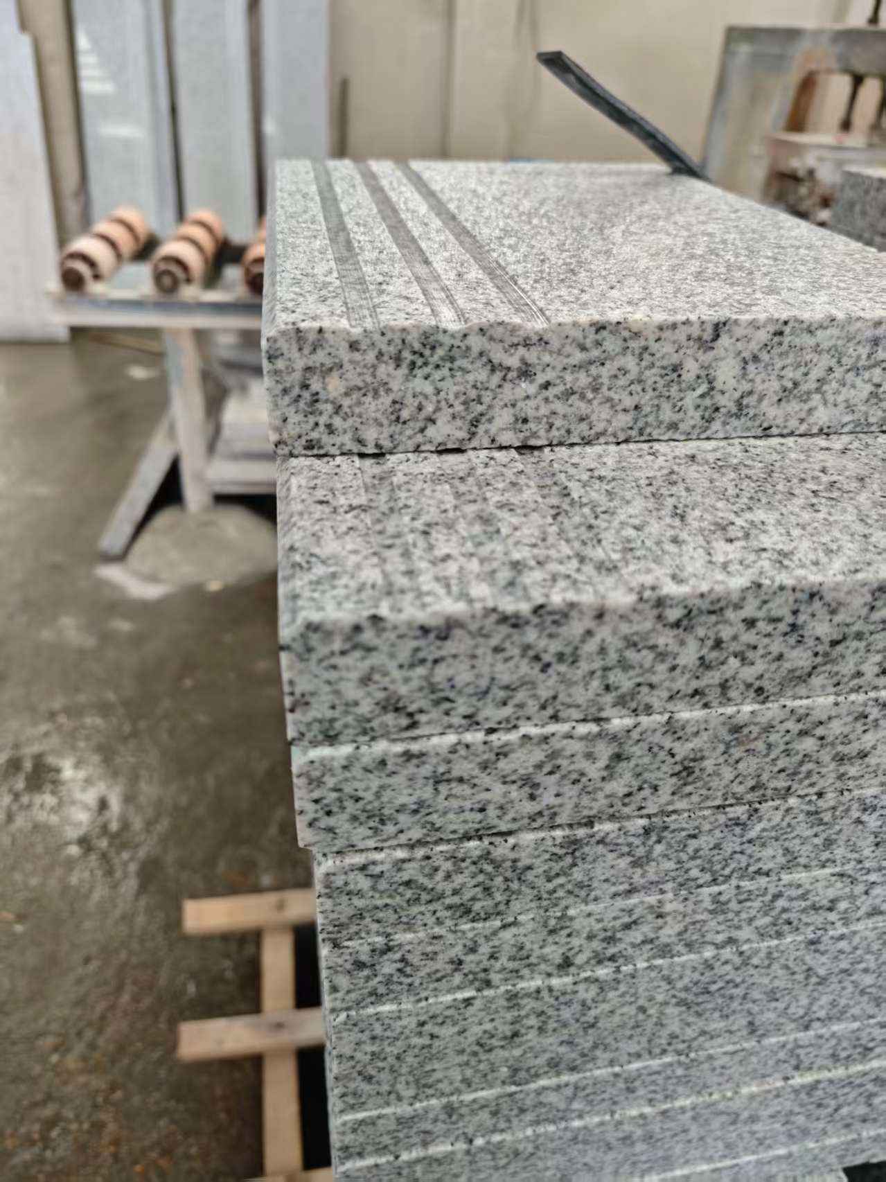 辽宁芝麻白楼梯踏步