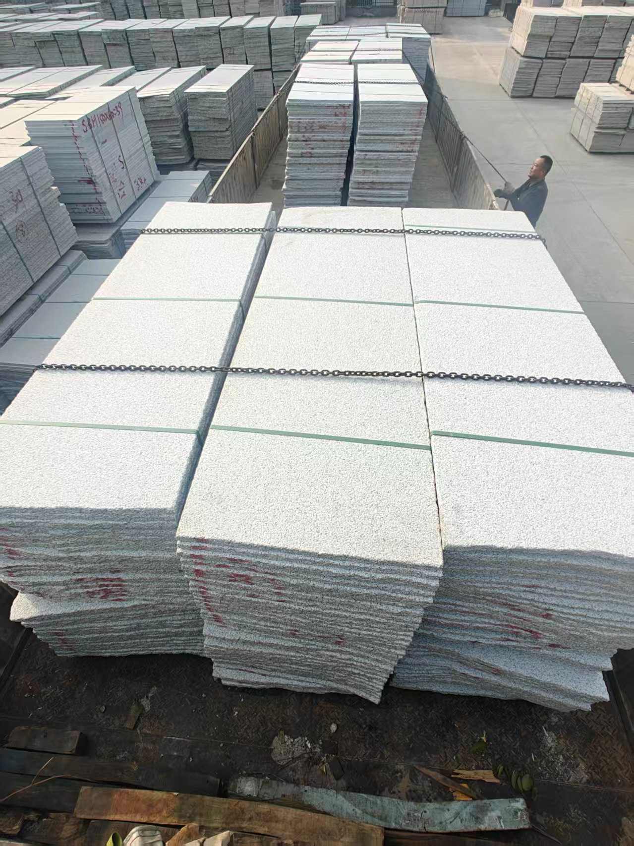 辽宁芝麻白毛板，石材毛板